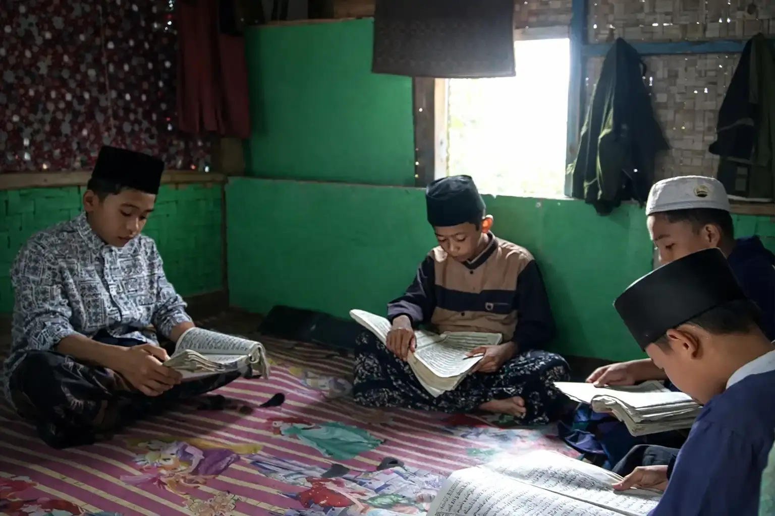Kabar Baik: 50 Mushaf Al-Qur'an Telah Tersalurkan untuk Santri di Bogor